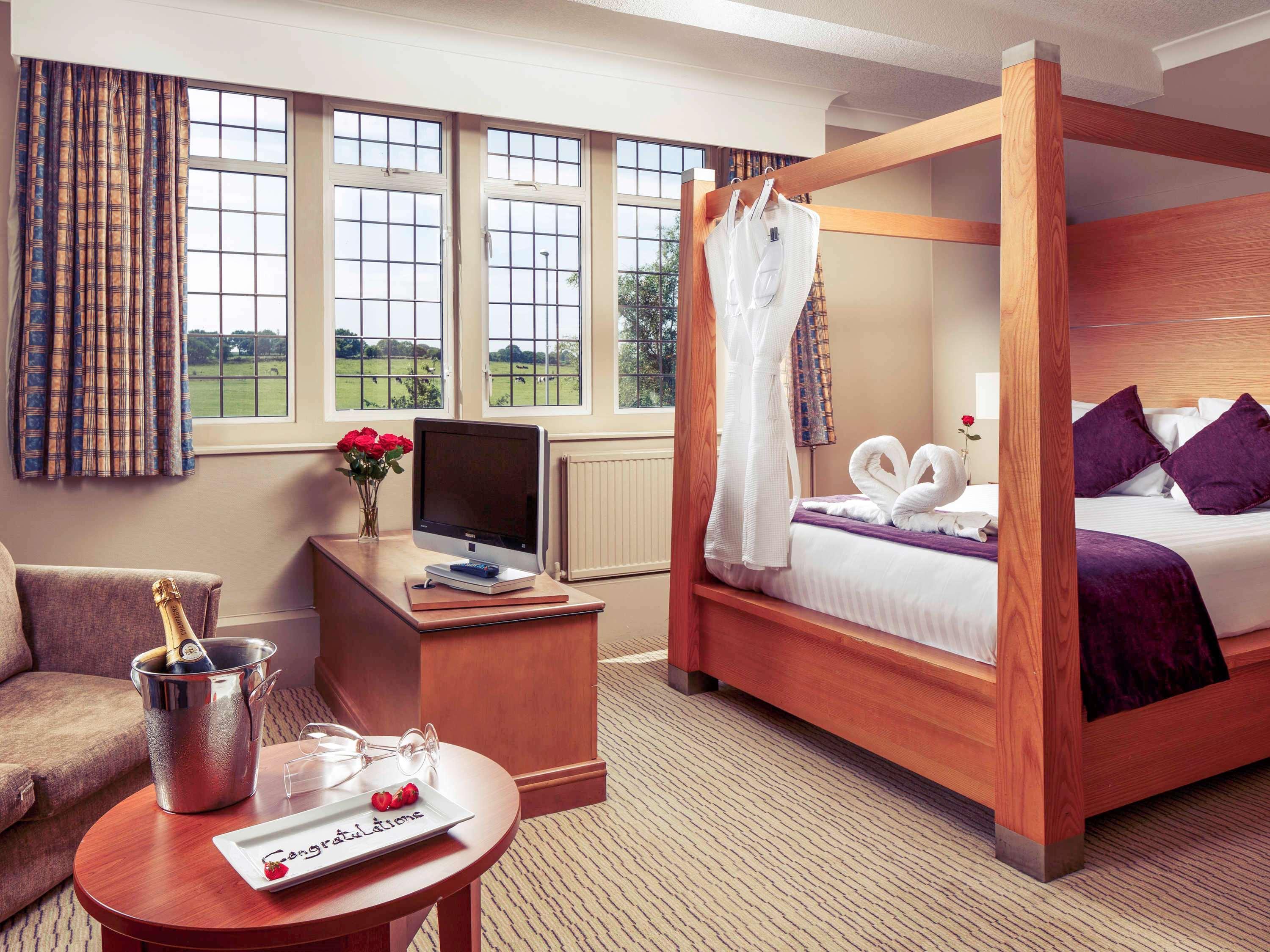 Mercure Leeds Parkway Hotel Eksteriør billede