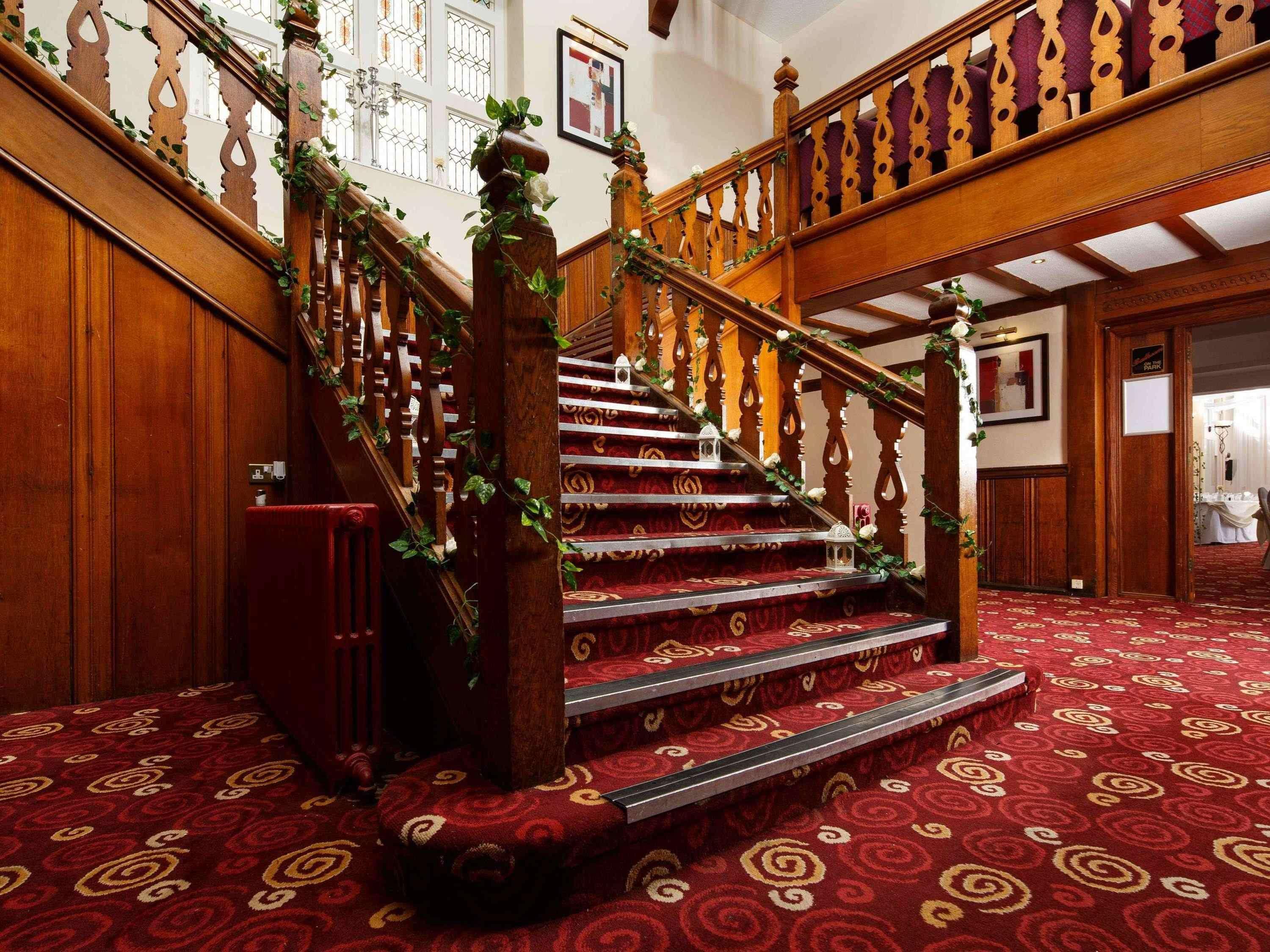 Mercure Leeds Parkway Hotel Eksteriør billede