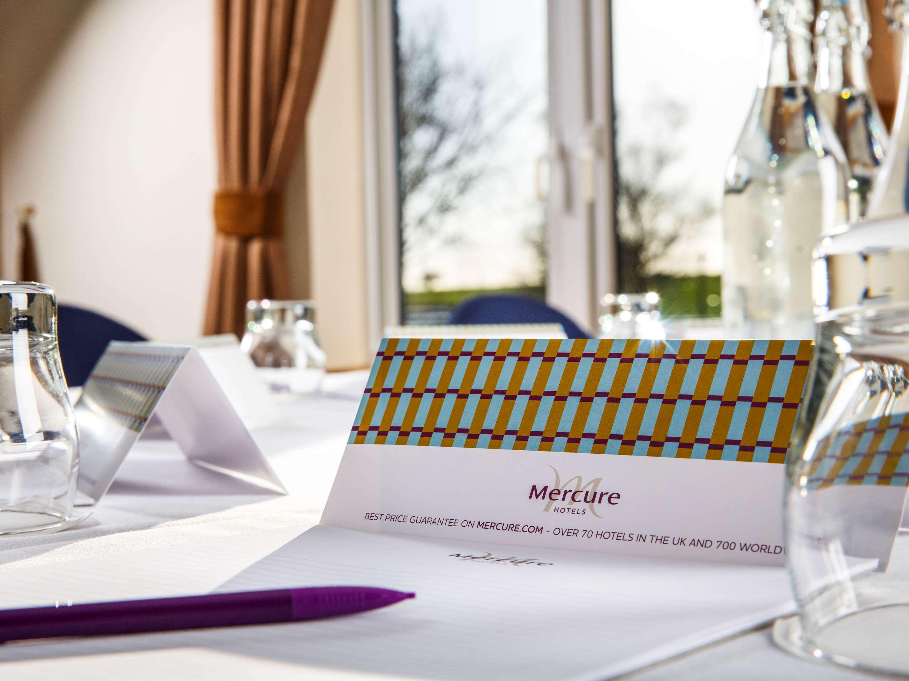 Mercure Leeds Parkway Hotel Eksteriør billede