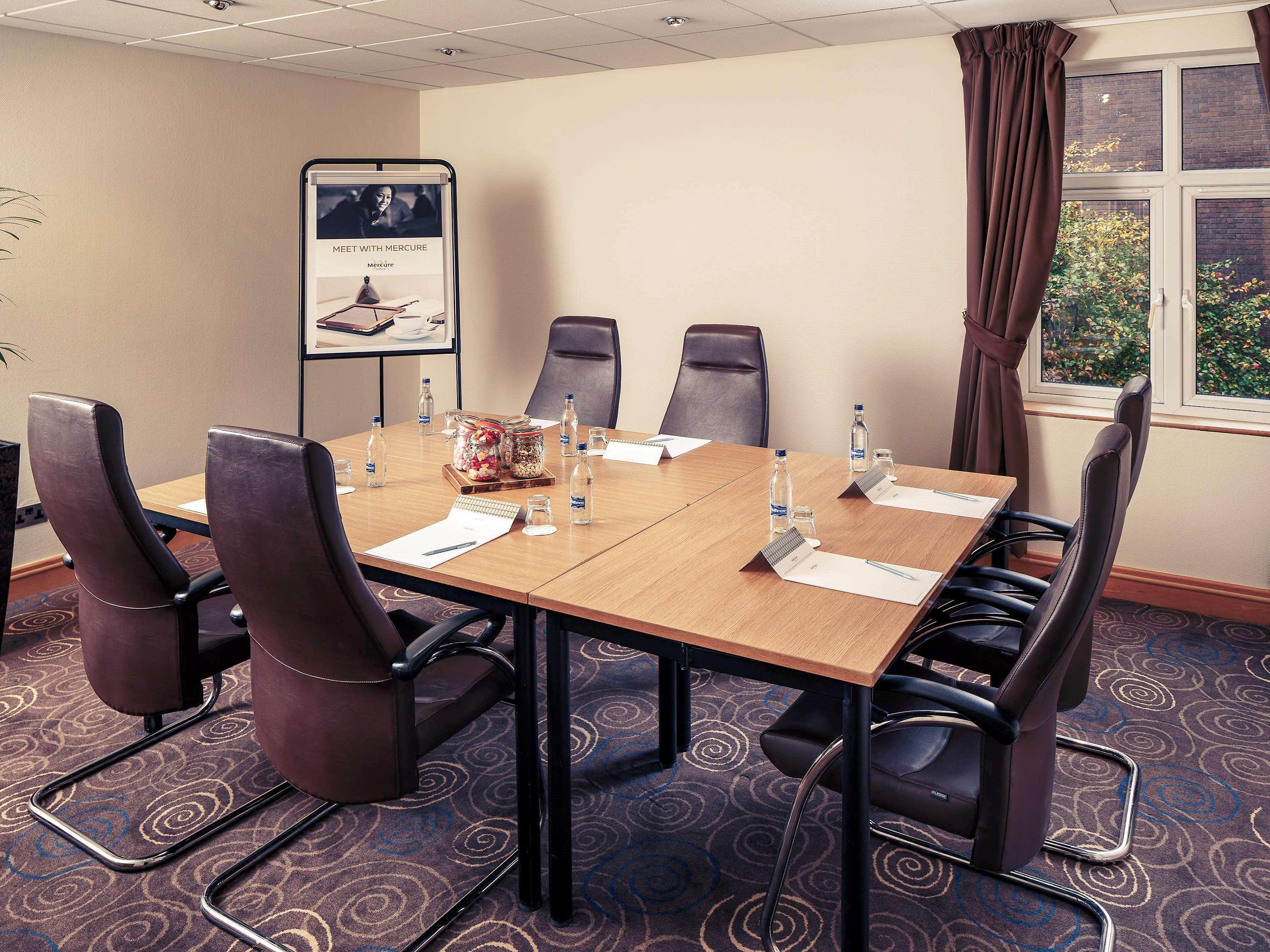 Mercure Leeds Parkway Hotel Eksteriør billede