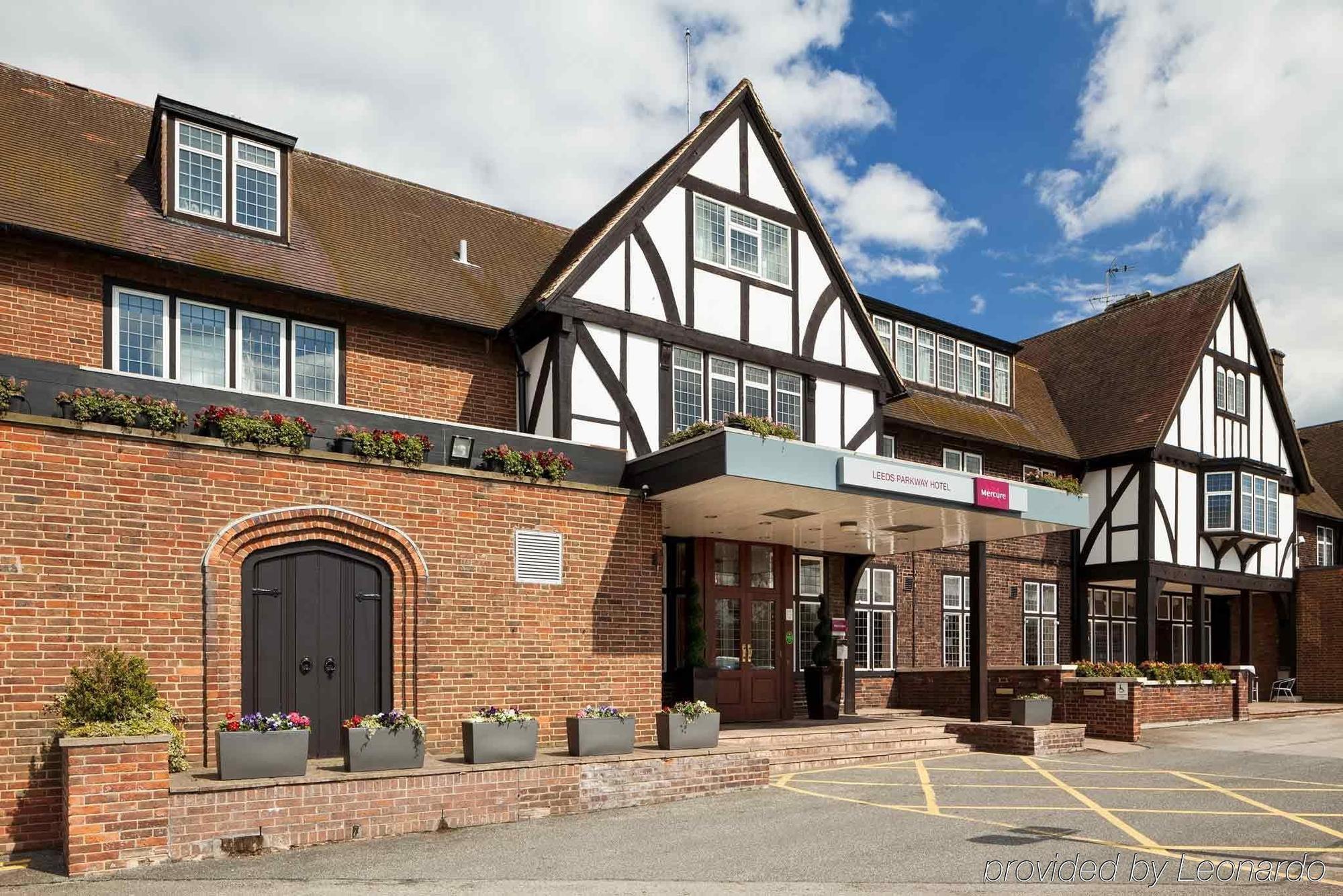 Mercure Leeds Parkway Hotel Eksteriør billede